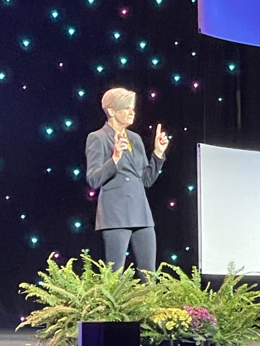 drmikesevilla's tweet image. #aafpfmx @WDeanMD takes the stage at @aafp FMX #FamilyMedicine