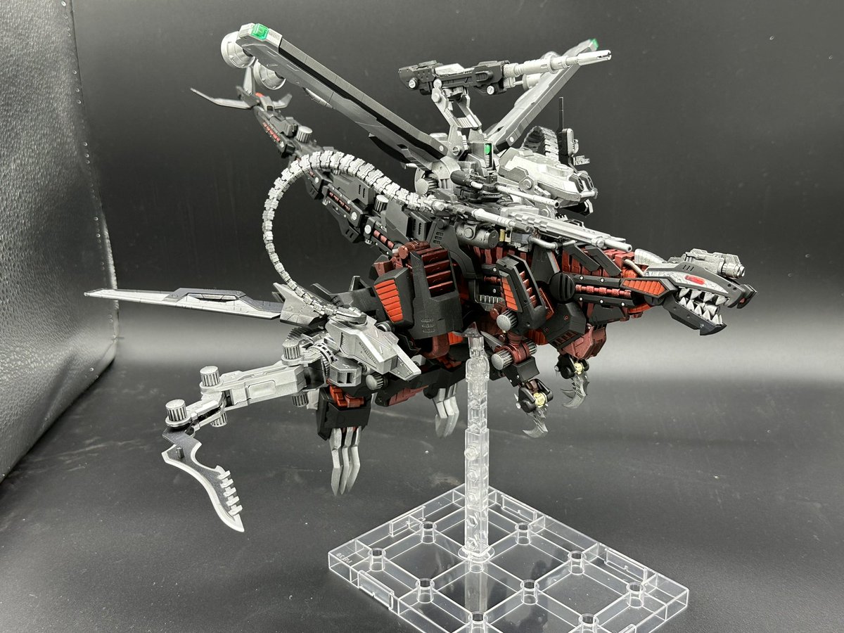 O_showyou's tweet photo. コツコツ作っていた改造ゾイドがようやく完成しました！
プロトブレイカーHMM Editionです

実験機ということでマニューバスラスターに加えて自己解釈で帝国汎用パーツのアサルトユニットを追加してみました。
#ゾイド
#HMM https://t.co/j72UofepY0