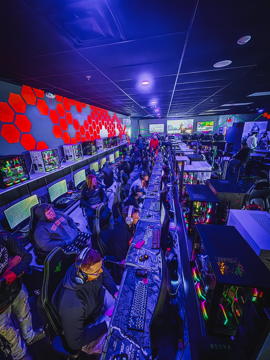 Let the games begin! COD LAN in action <a href="/S1Zez/">Austin</a> knows how to thrown a LAN!