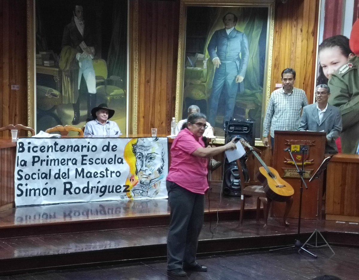 "seguiremos luchando por la escuela rodrigueana" Prof. Yoama Paredes en la celebración los 200 años de la creación de la primera Escuela Social de Simón Rodríguez 
<a href="/NicolasMaduro/">Nicolás Maduro</a> <a href="/_LaAvanzadora/">Yelitze Santaella</a> @MPPEDUCACION <a href="/CDCEAragua/">CDCE ARAGUA</a> @PiedadQuintana1 <a href="/Soykarinacarpio/">Karina Carpio</a>