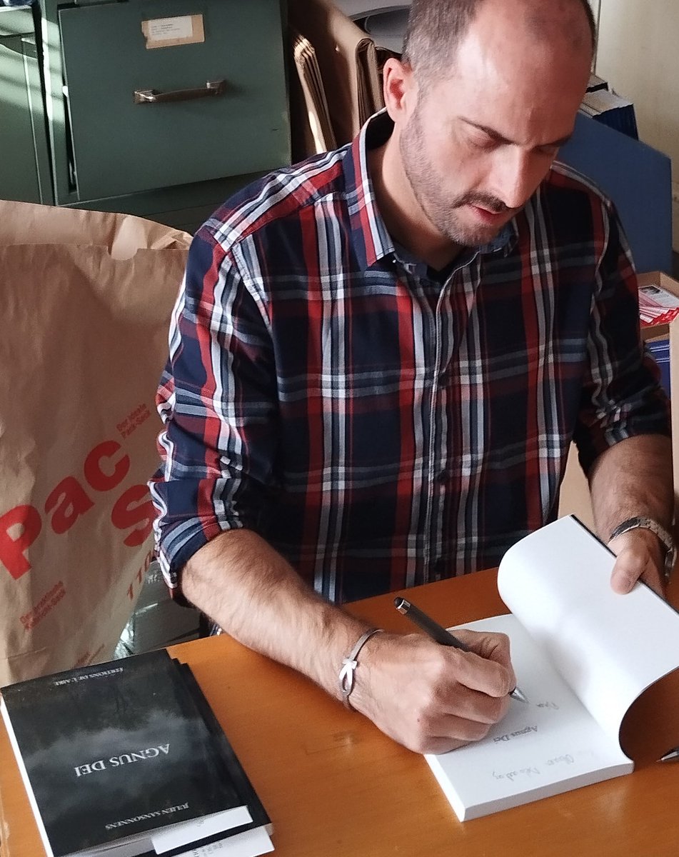 jsansonn's tweet image. Signature des exemplaires de presse aux Ed. de l'Aire, Vevey. "Agnus Dei" sera en librairie dans quelques jours. #roman #livre #suisseromande #littérature