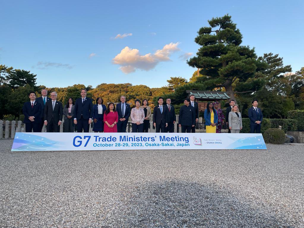 the_woment's tweet photo. Celebrating the cultural aspects of the G7 Trade Ministers Meeting in Sakai, Osaka. At the 1,500+ year old sacred burial site of Emperor Nintoku and on stage during the welcome ceremony with a traditional drum of sake. https://t.co/GBte5Y8bMl