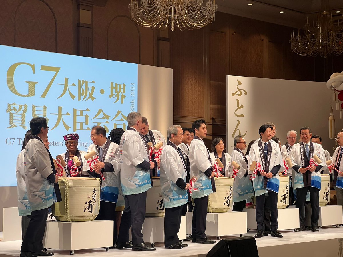 the_woment's tweet photo. Celebrating the cultural aspects of the G7 Trade Ministers Meeting in Sakai, Osaka. At the 1,500+ year old sacred burial site of Emperor Nintoku and on stage during the welcome ceremony with a traditional drum of sake. https://t.co/GBte5Y8bMl