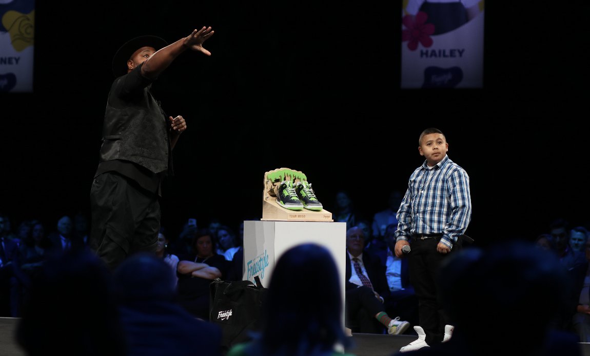Heskicks's tweet photo. Here is a look at Hugo's Air Jordan 3 DB on feet!  Was great talking to him about his collection! @Jumpman23 @OHSUDoernbecher #DBFreestyle https://t.co/0GaAWdzwD5