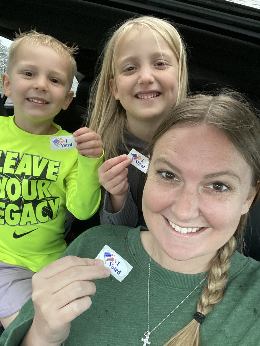 A little rain can’t stop us from making our voices heard! Go vote! #PropserVotes #ProsperProud <a href="/ReevesElem/">Reeves Elementary School</a> <a href="/ProsperISD/">Prosper ISD</a>