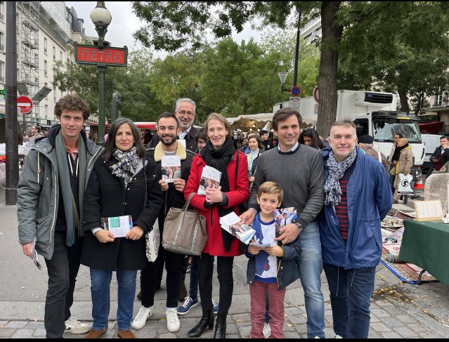 aba_lynda's tweet photo. Sur le marché #paris14 avec notre députée @maudgatel 

L’Europe  qu’on aime !

C’est l’Europe des engagements, c’est l’Europe des actes !
@Renaissance veut une Europe protectrice, responsable et plus indépendante.

Photos  @MaissaRoyGrisel https://t.co/z6Q9BDDJHD