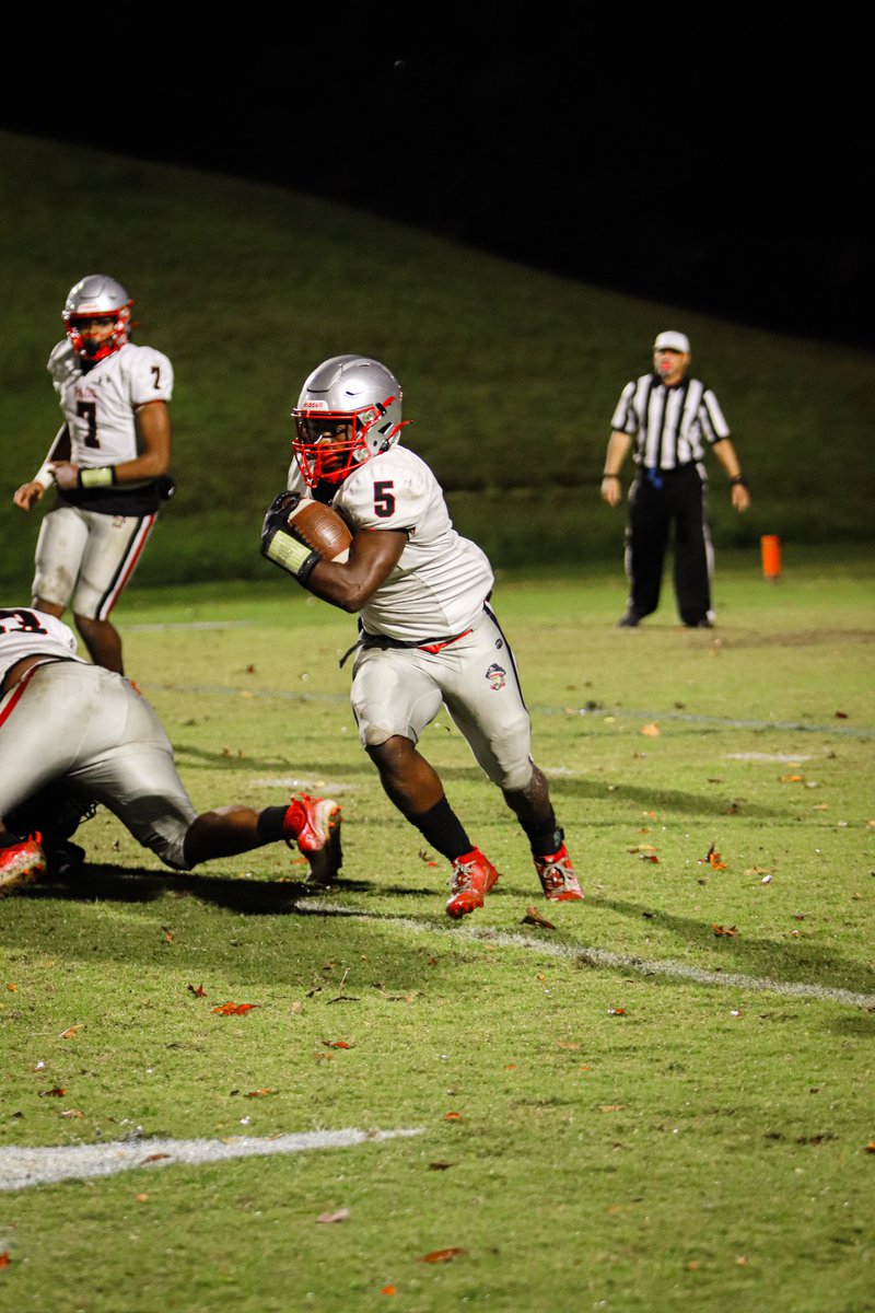receandrews's tweet photo. coaches please check out my senior season film.
5’9
195
page high school 
3.19 gpa 
1,075 yards 8 touchdowns 
@RecruitPageATH 
@PagePiratesFB 
@willbradleysp 
@_Coach_Baldwin_ 
https://t.co/w4Q43qGLY5 https://t.co/p4Fs6BLDhN