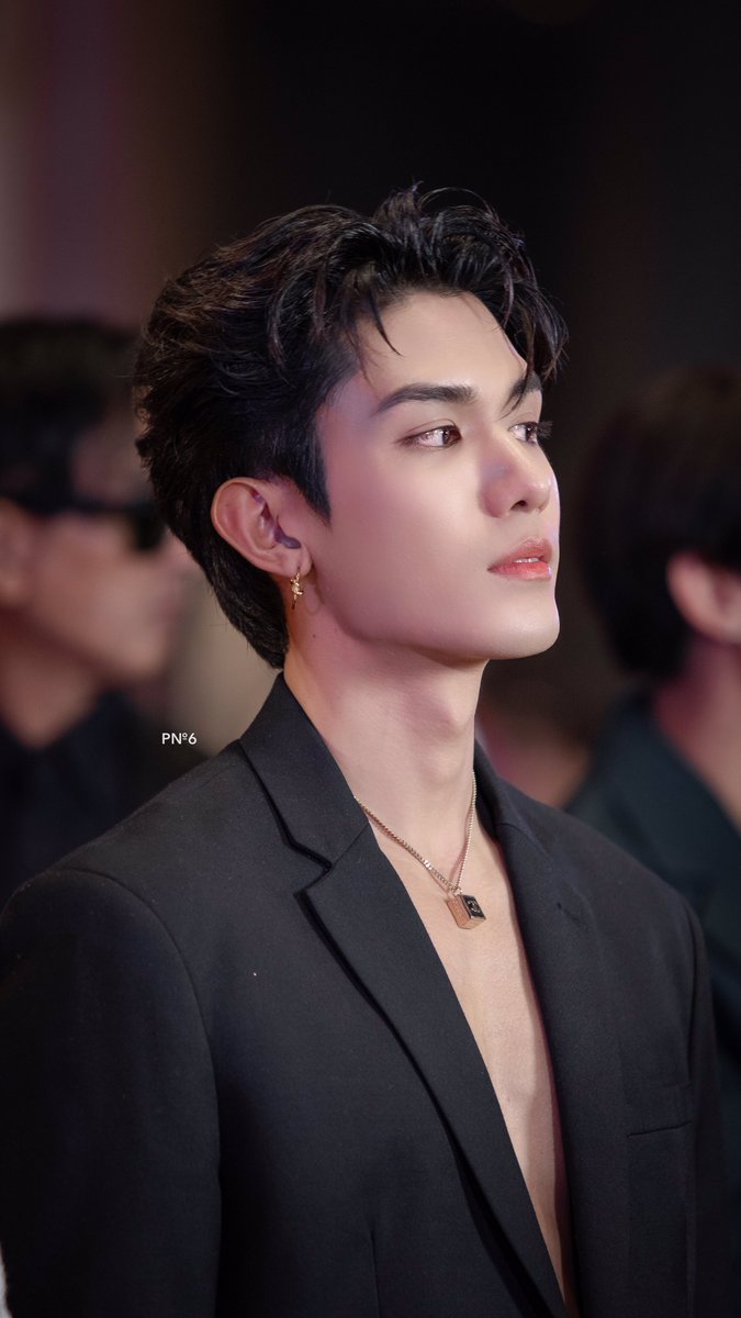 PNumber6_'s tweet photo. หล่อแบบฉ่ำๆ หล่อแบบทำใจสั่น หล่อไม่ไหวววว😎😎

@netsiraphop #netsiraphop 
#TikTokAwardsTH2023 https://t.co/J25g9LYPHC