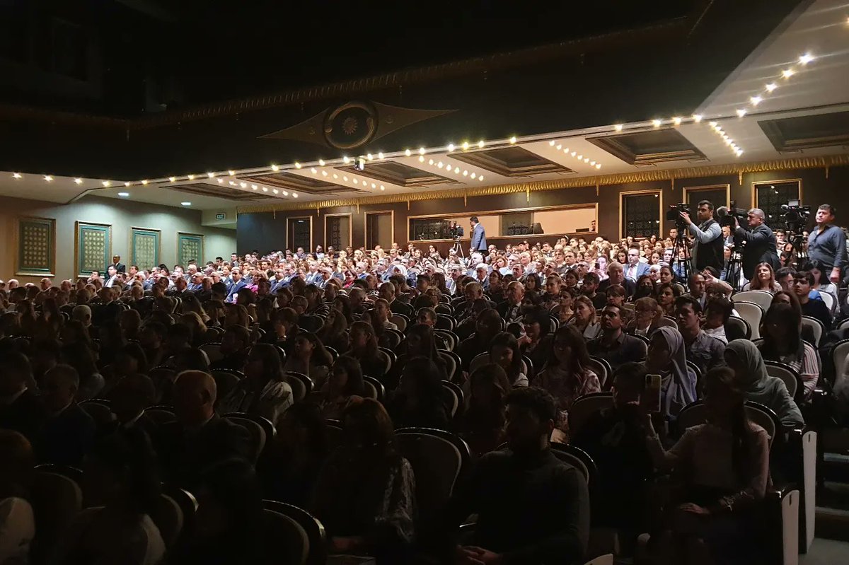 tadiv1997's tweet photo. ortak organizasyonuyla 26 Ekim'de Nahçıvan'da "Bir Millet, İki Devlet" forumu düzenlendi.
Açılış konuşmaları
İletişim Başkanı Fahrettin Altun
TADİV Başkanı Prof.Dr.Aygün Attar
Azerbaycan Milli Meclisi Başkan Muavini Adil Aliyev,
Milli Meclis Komisyon Başkanı Hicran Hüseyinova https://t.co/2JLDVRwR41