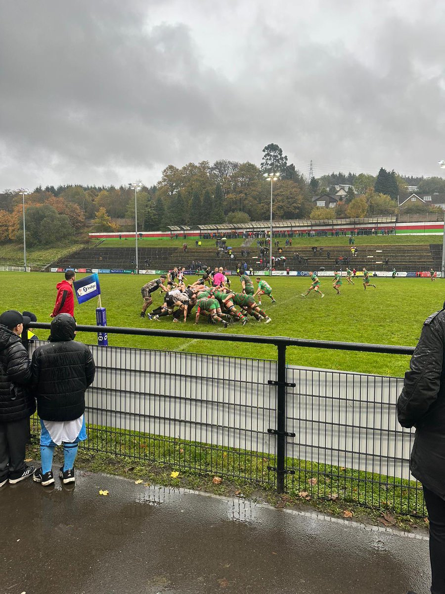 Bolloltd's tweet image. Great time at @evrfc - ALeX didn’t get involved in the rugby game but he did have fun playing our Train Trivia with the fans! ⭐️
#RailSafety #IamRailSafe #didntseeitcoming