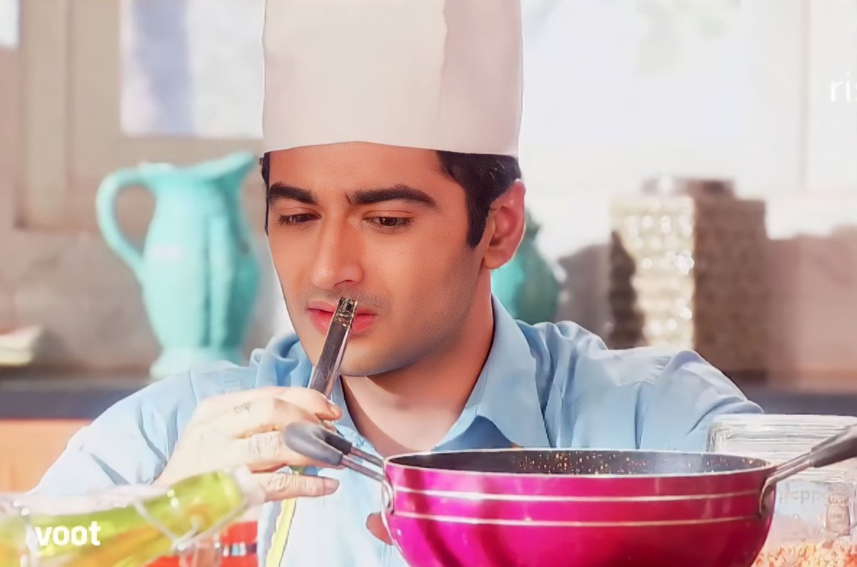 Vaibhavirahane's tweet photo. Cuteness overloaded cutest masterchef Zain Abdullah ❤️
☺️ #HarshadArora #Beintehaa
#ZainAbdullah #KitKit @har1603 @Harshadfangirl https://t.co/2L1YCWRNhx