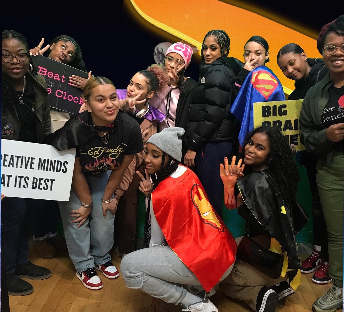 TheRealOSL's tweet photo. Our @oslvolleyball Lady Falcons 🏐 had an escape room outing! They were resourceful and best the clock with 3 minutes to spare 💅
#ladyfalconsvolleyball #oursaviourlutheran #weareosl #oursaviourlutheranhighschool #falcons #escaperoom https://t.co/UW3WW0kHVo