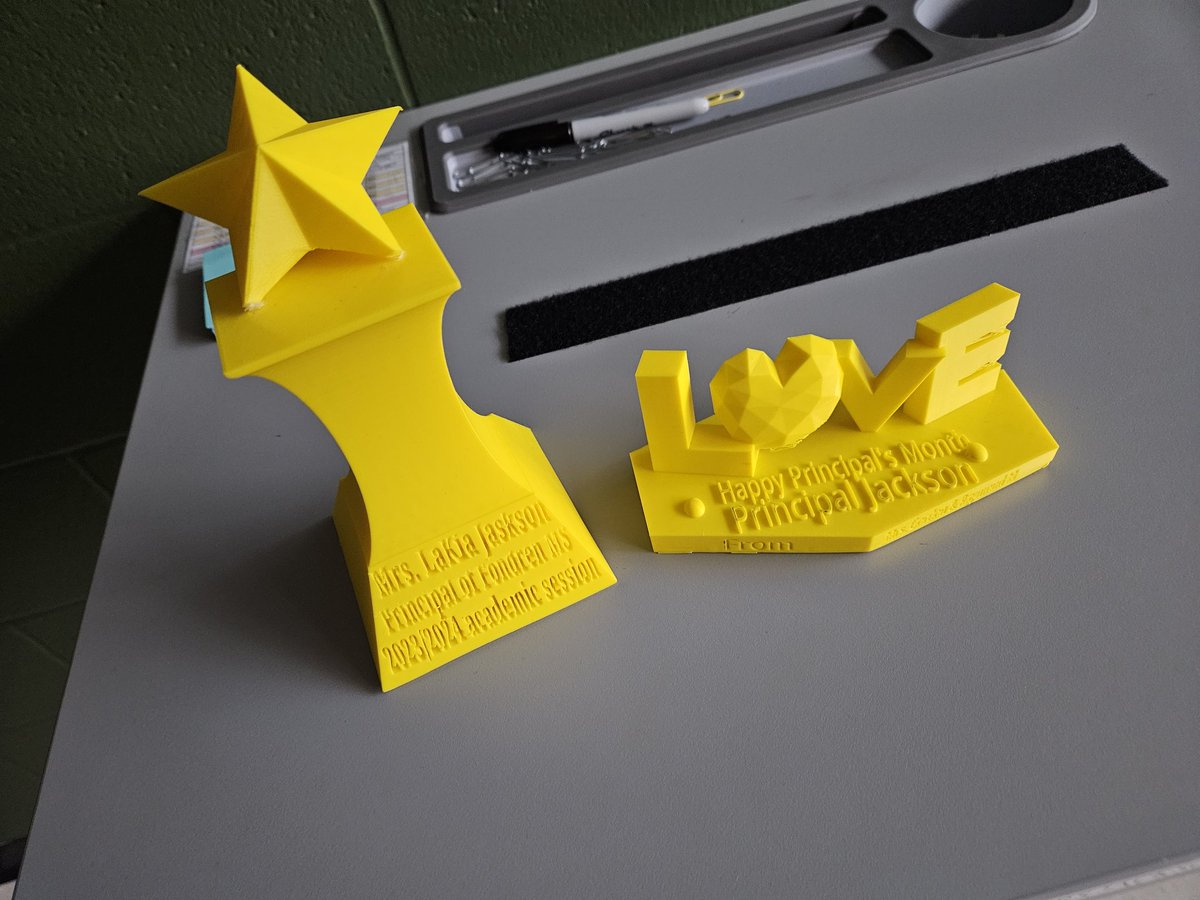 LaKiaLeo78's tweet image. Just a couple more gifts from my students for Principal's Month. They were sooooo excited to present their work they had created in their STEM class. #tooproud #talented #wow #3Dprinter @FondrenMS_HISD