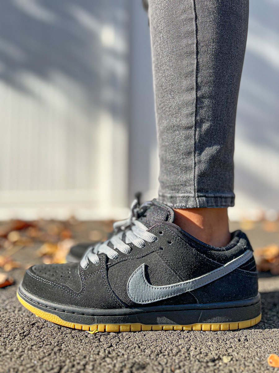 brttniann's tweet image. #KOTD : Dunk Low Pro SB ‘Fog’ ☁️

Happy Saturday! 
What happened to sweater weather⁉️
I hope everyone is enjoying this bipolar weather 😎

#atmoscollectorsclub #kicks #Nike #nikesb #PhotographyIsArt #SNKRS #snkrsliveheatingup #yoursneakersaredope