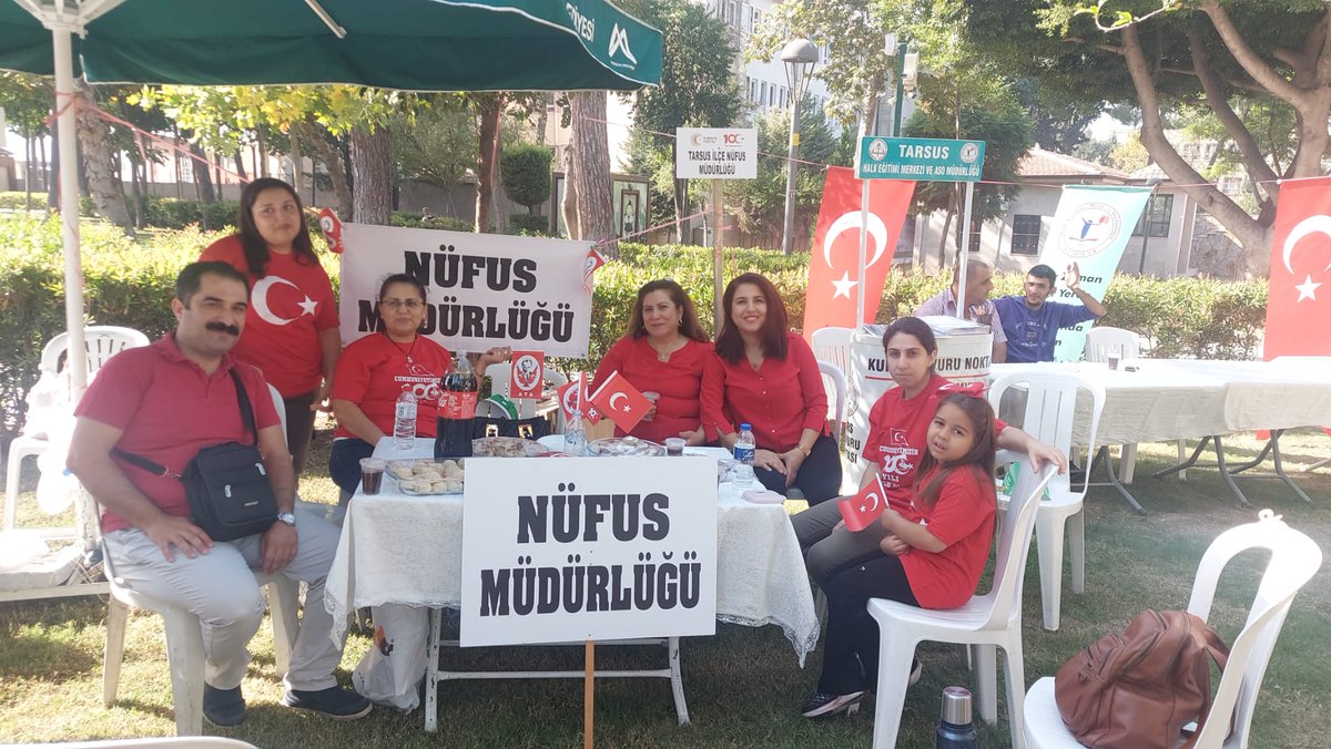 Tarsus Kaymakamlığınca Cumhuriyetin 100.Yılı kutlamaları kapsamında düzenlenen yürüyüş ve şenlik büyük bir coşkuyla gerçekleştirildi
Tarsus Nüfus Müdürlüğü, yürüyüş ve şenlikte, Cumhuriyet'in coşkusunu Tarsuslu vatandaşlarla birlikte paylaştılar.