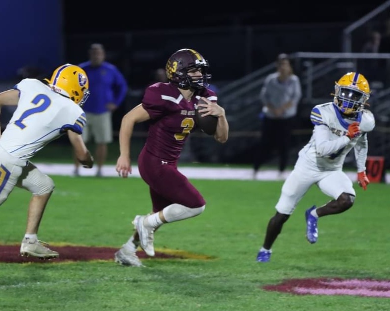 We had 3 guys on the Mid-Penn Top Performers list from our 21-7 victory over Middletown last night! 
Congrats 

<a href="/zachary_mell/">Zachary Mell</a> 
<a href="/granthall26/">Grant Hall</a> 
Connor Green

#bulldogfootball
#family