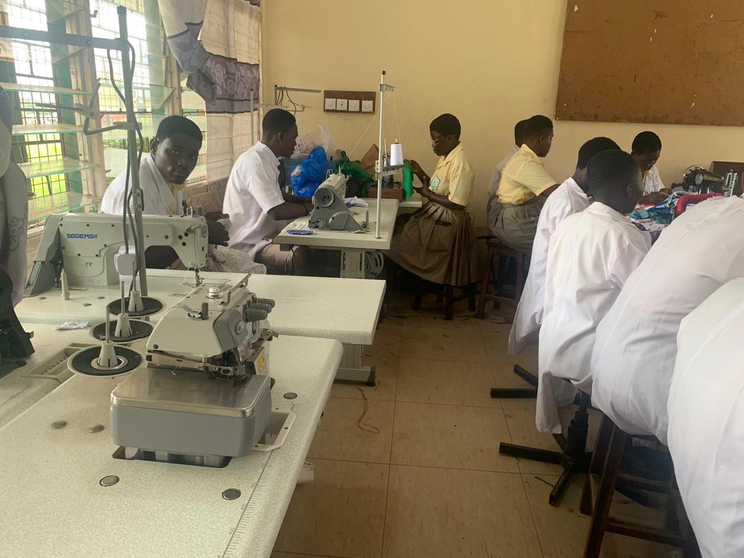 tti_official1's tweet image. Fashion designers @ work #practicalTime #fashiondepartment
🧥🥼👚👕👖🥻👘👔

📸Media Team