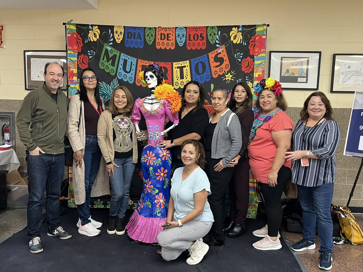 SueKleinmeyer's tweet image. Another amazing Dia de los Muertos celebration at @D99Cicero Unity Jr. High. Kudos to the families who participated and THANK YOU to our staff who worked with our families. #wemoveforwardtogether #dayofthedead