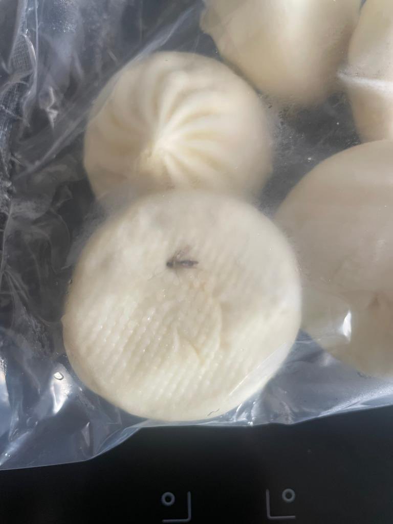 FamousSeamus's tweet photo. Hey @Aldi_Ireland doesn’t look like duck to me 🧐🦟 https://t.co/5JHc36aoDY