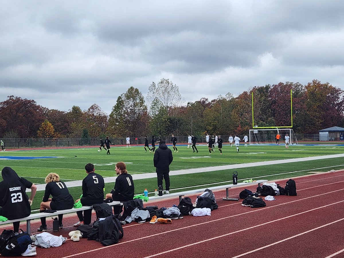 Boys get a 2nd in the 29th minute to lead 2-0. Keep up the hard work boys!