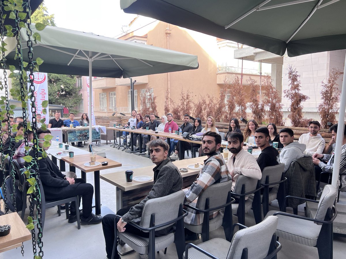 Ailemize yeni katılan arkadaşlarımızla tanışma kahvesi ve tatlısı programımızı gerçekleştirdik. 🎉
2023-2024 eğitim-öğretim yılının tüm arkadaşlarımız için hem sosyal hem de akademik anlamda çok daha güzel geçmesi temennisiyle, sizleri de aramızda görmeyi bekliyoruz.💫⭐️