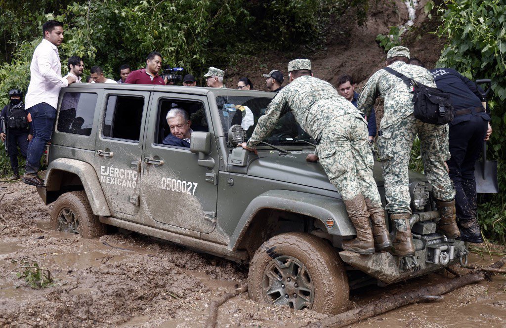 Arturo_Sarukhan's tweet photo. The photo of the week: the Mexican government -and the Mexican State- stuck in the mud. Literally and figuratively. https://t.co/q7QcrmmjFV