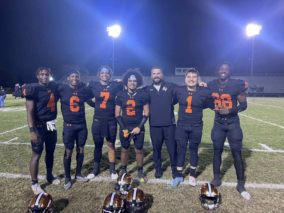 CoachGilbertHHS's tweet photo. Started coaching these guys as freshman and moved up with them through JV/Varsity, not an ounce of quit in them. Comeback win after being down 28 was a great way to finish senior night! #haltomfamily https://t.co/sloyJylUXz