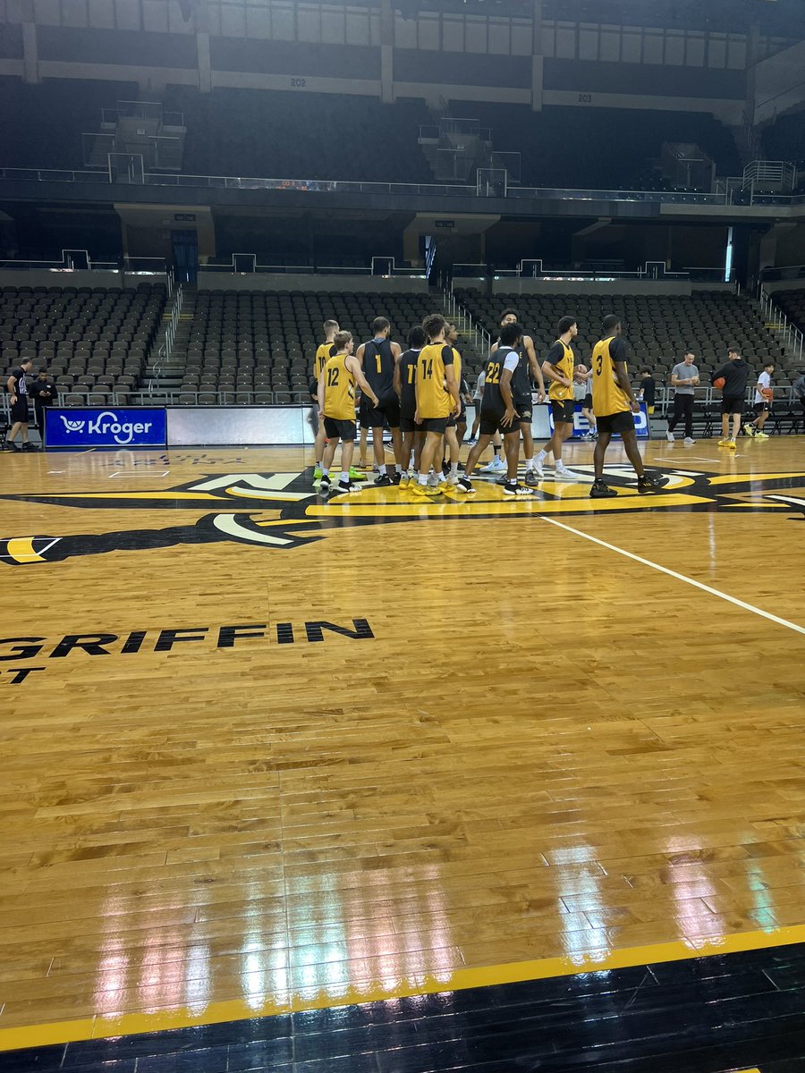 Thank you to @Darrin_Horn, @DRH_5 and the rest of the staff for having me down for a practice today. Really enjoyed it! Looking forward to coming back for a game! @NKUNorseMBB @wildcatselect @AlterBoysHoops