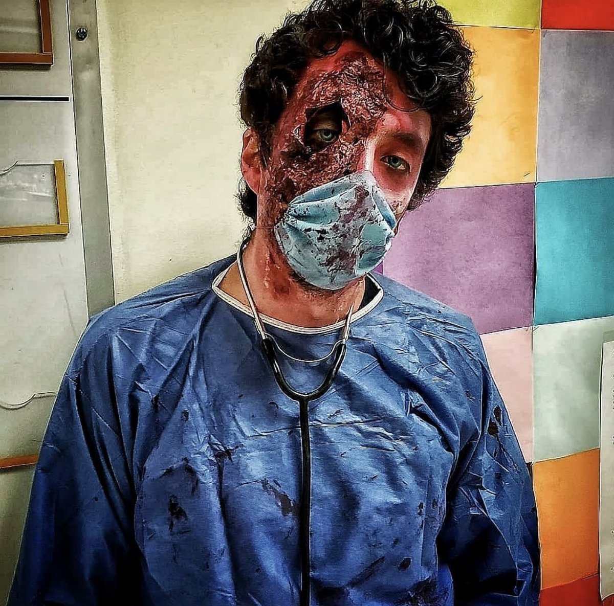 ElQuitoTorres's tweet photo. Feliz Navidad! Digo Feliz día de muertos 🎃 #DiaDeMuertos  #Halloween https://t.co/qiOLR8Xdfa
