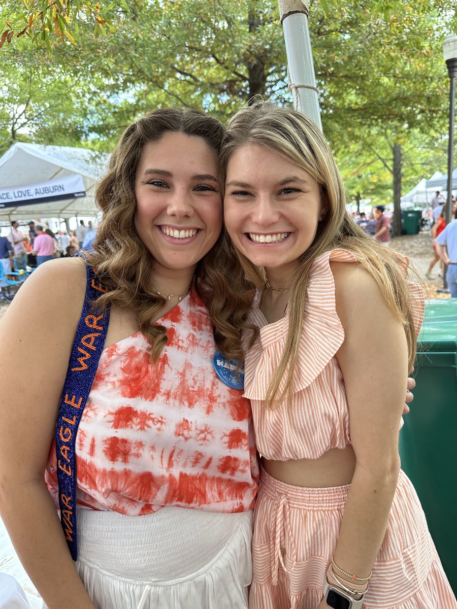 carolwaltonpool's tweet photo. #WarEagle 🧡💙 https://t.co/m5m0MwnEjc