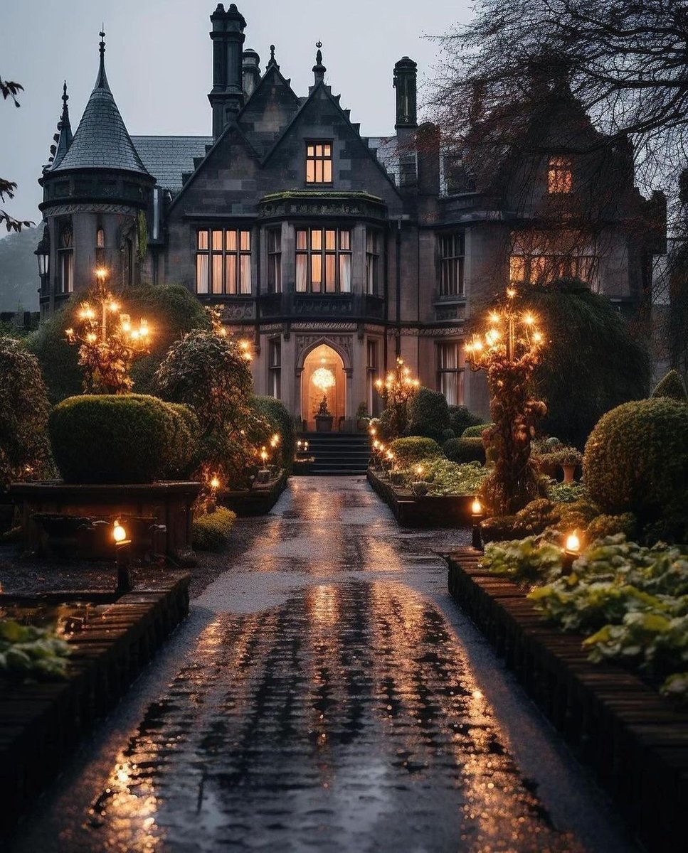 Interiorhunt11's tweet photo. Dream mansion https://t.co/OEEqJisK1w