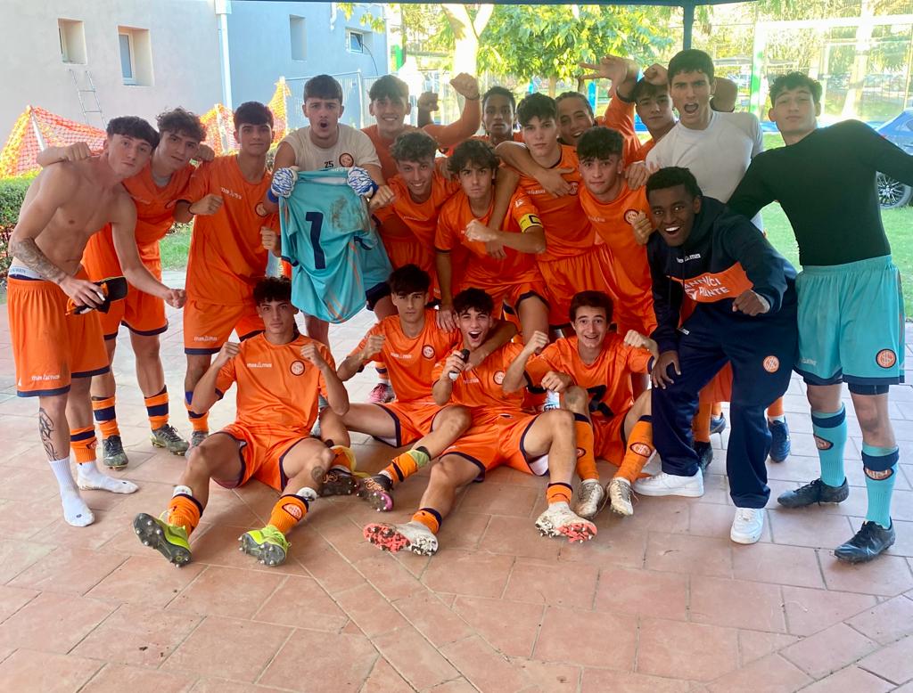 JUNIORES IS ON FIRE 🔥🟠

Pistoiese 🆚 San Donnino (3-2)

Altra prova positiva per i ragazzi di Parigi che vincono in casa con il Borgo San Donnino grazie alle reti di Bonfanti, Fiaschi e Virdó.

#uspistoiese1921