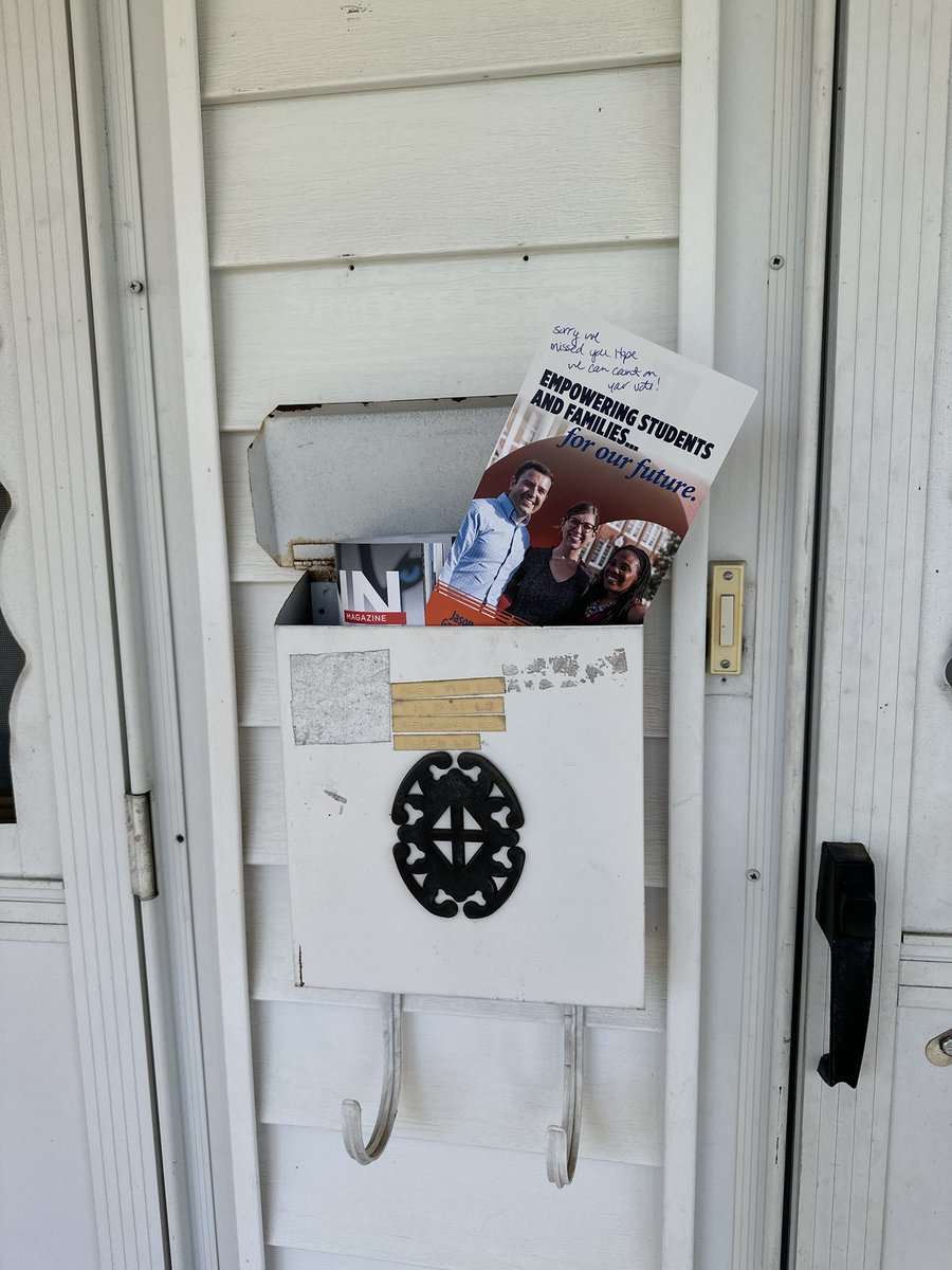 ACTPWH's tweet image. Just curious if this is legal?  It’s not a mailed item…. ⁦@TownofWestHrtfd⁩ ⁦@WeHartford⁩ ⁦@WHartfordNews⁩  ⁦@WHartfordPatch⁩