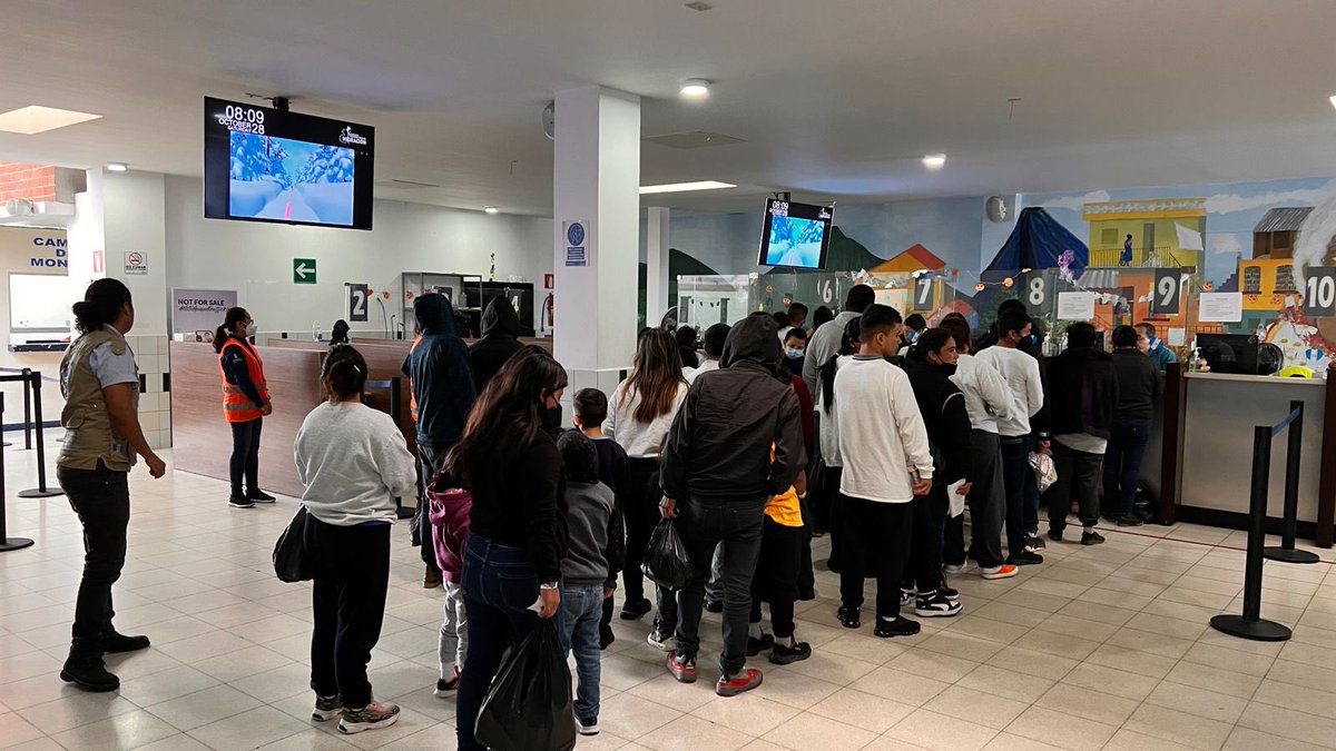 #RetornadosGt | ✈️ En horas de la mañana, ingresó un vuelo procedente de McAllen, Texas, con 119 guatemaltecos retornados, a quienes se les brindó asistencia integral.