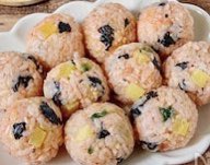 anmamajunko's tweet photo. #モチュパ

残りご飯で、明日の朝ごはんを作る！😆 https://t.co/v9gdYrdS5N