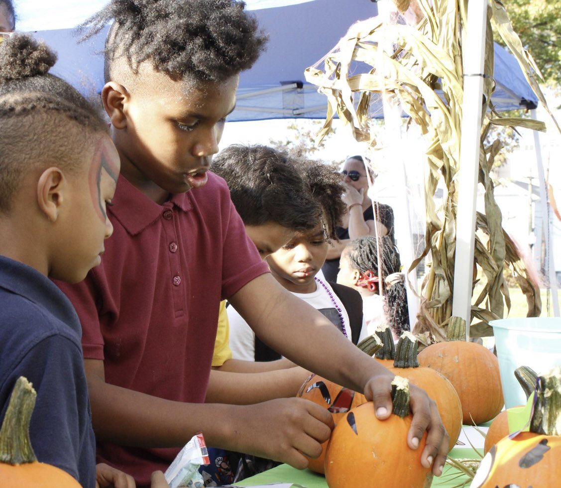 uccnewark_'s tweet photo. UCC thanks everyone who attended our Harvest Fest! It was a wonderful fall celebration with lots of treats and resources distributed to the community. A big thank you as well to our partners @Amerigroup and @CityofNewarkNJ 🎃
#UCCNewark #UCCCares #HarvestFest #Fall #Autumn https://t.co/1U2uBoEuWb