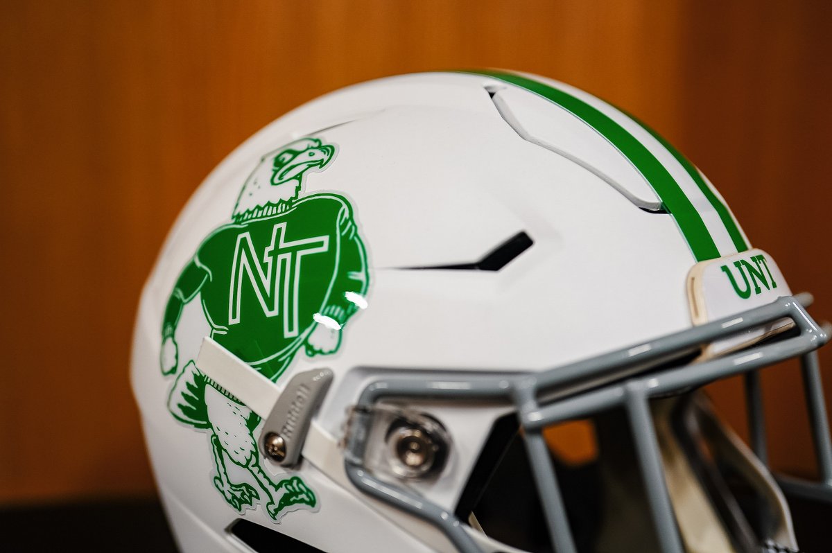 MeanGreenFB's tweet photo. 𝒮𝓉𝓇𝓊𝓉𝓉𝒾𝓃𝑔 𝐸𝒶𝑔𝓁𝑒 armor is set🤝

#GMG🦅 https://t.co/5Zp8rvwpgh