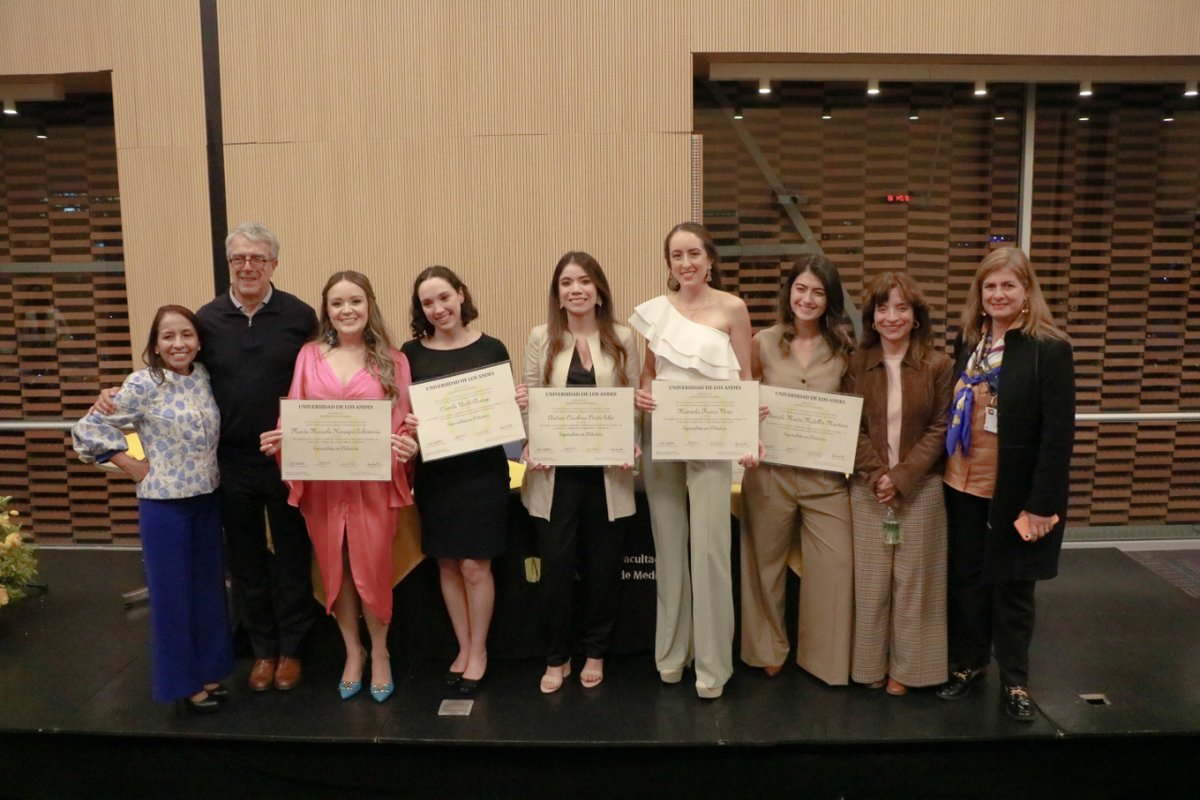 ¡Felicidades a nuestros egresados en #Epidemiología y #Pediatría! 🎓🌟 ¡Éxito en sus carreras! 💪
<a href="/Uniandes/">Uniandes</a> <a href="/posgradosUAndes/">Posgrados Uniandes</a> <a href="/PosgradosUAndes/">Posgrados Uniandes</a> <a href="/FSFB_Salud/">Fundación Santa Fe de Bogotá</a> 

#OportUniandes #PosgradosON #OrgulloMediUniandes #SoyMediUniandes