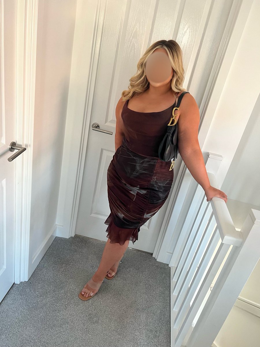 MistressSM0's tweet photo. Now it’s time to go out , so which one of you freaks are draining your wallets for me😍 

#domme #paypiggy
 #brat #spoilt #verified https://t.co/jyOyqD6U4R