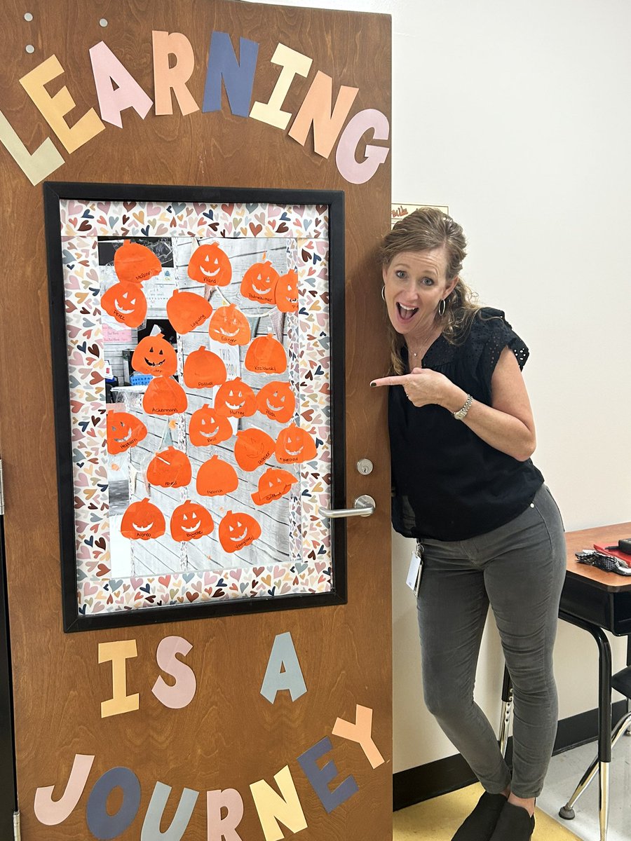 StowersElem's tweet photo. Fall fun with Stowers staff! Capture the Pumpkin winners- competition was fierce! 🤠🎃@HillsboroughSch @Sue_Burkett https://t.co/CTif4vjovw