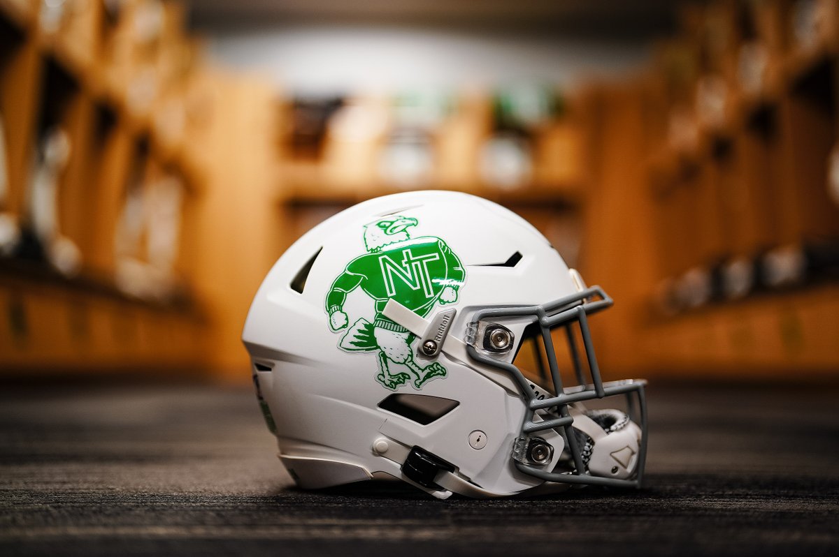 MeanGreenFB's tweet photo. 𝒮𝓉𝓇𝓊𝓉𝓉𝒾𝓃𝑔 𝐸𝒶𝑔𝓁𝑒 armor is set🤝

#GMG🦅 https://t.co/5Zp8rvwpgh