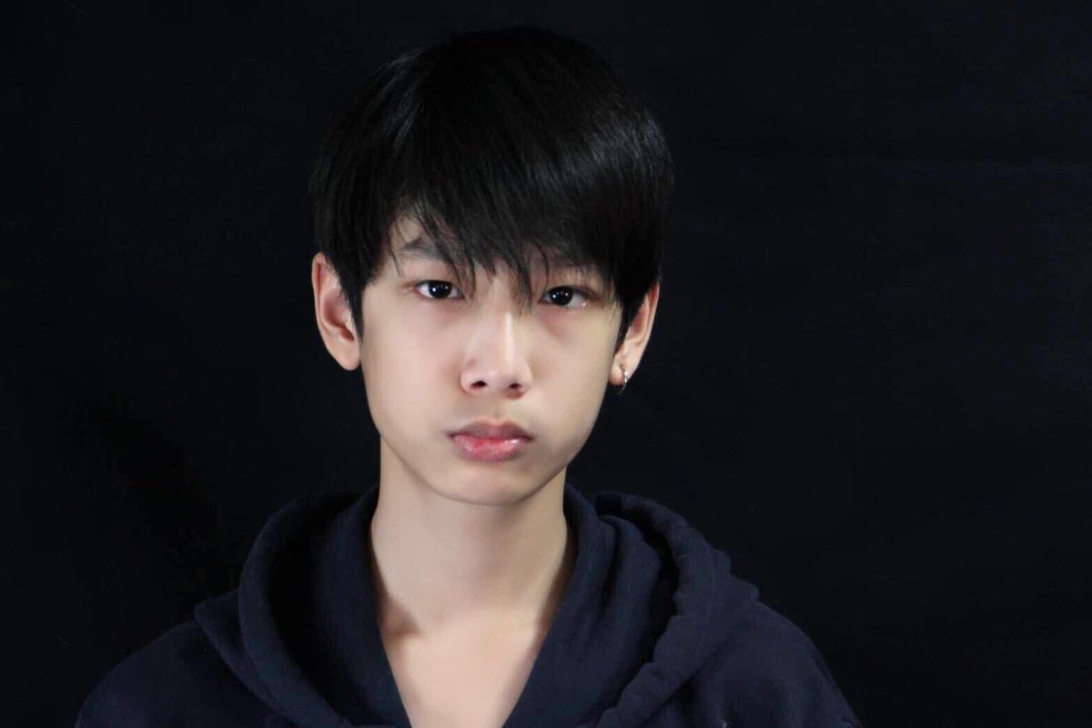 oumouam_77's tweet photo. เจอกันที่เรียนพิเสดขึ้นม.1 https://t.co/MLNTbRXthS
