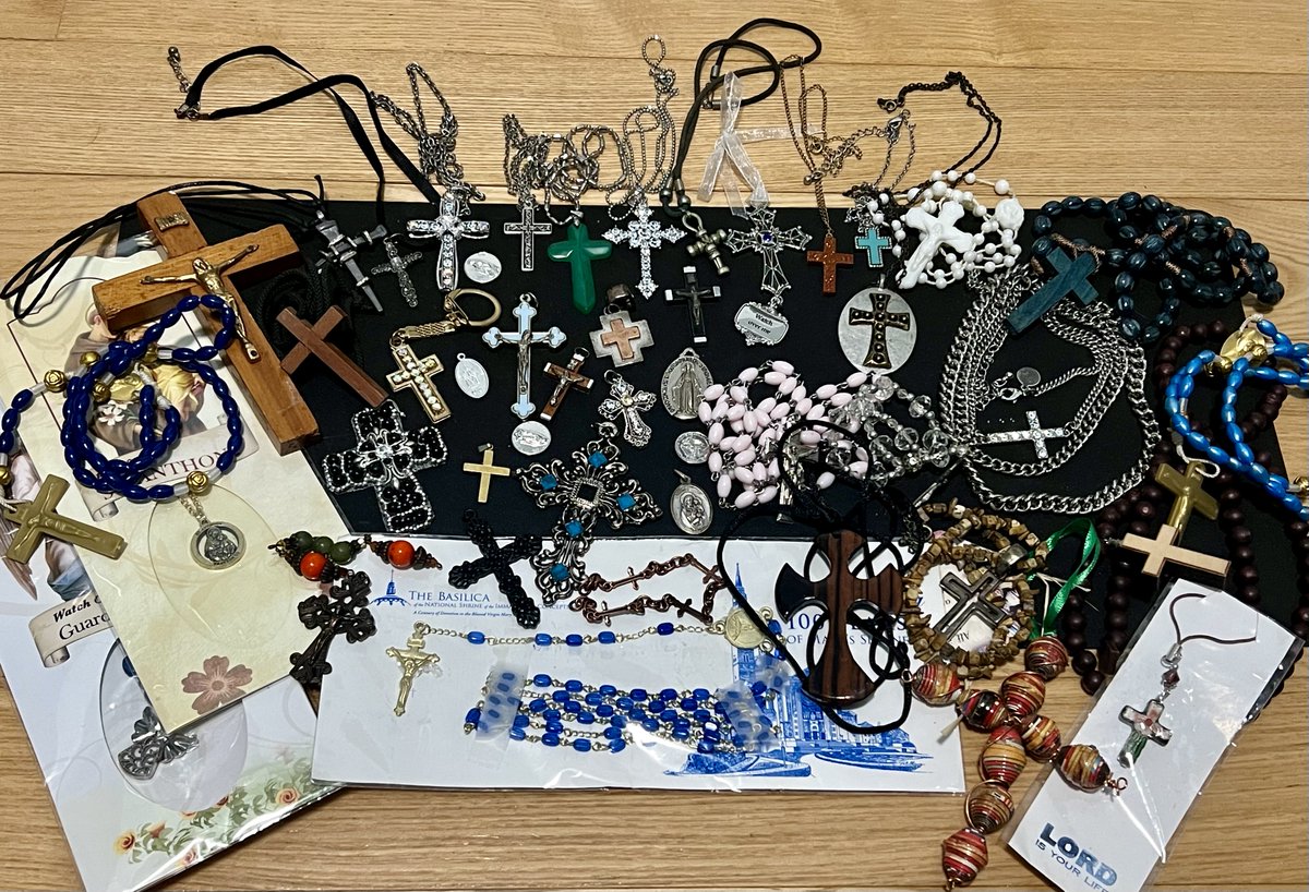Check out HUGE 40+ PC LOT Religious Jewelry Rosaries Spiritual Beads Medals Cross 1.25 LBs #ebaylots #ebayfinds #religiouslot #jewelrylot #collectibles #spiritual #ebayshowandsell ebay.com/itm/2664556056… #eBay via @eBay