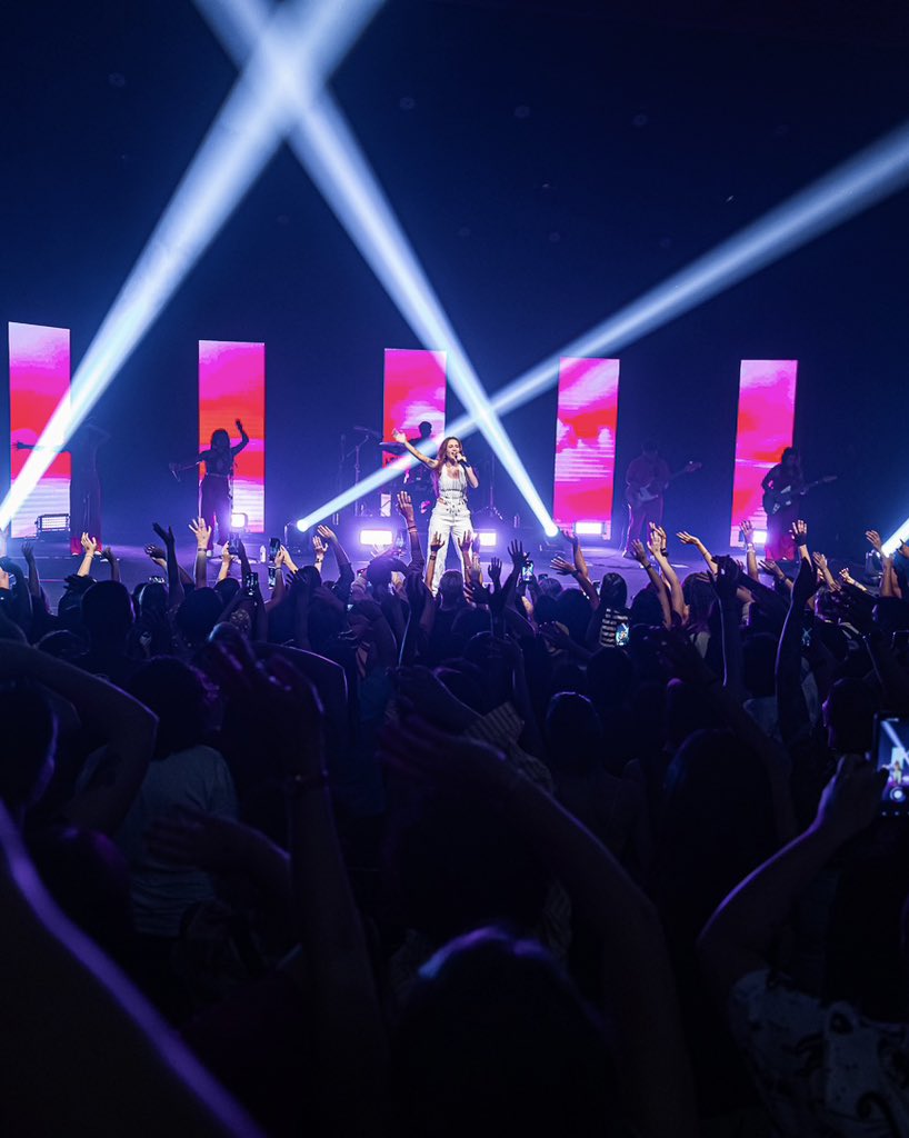 carolbiazin's tweet photo. REVERSA TOUR. Recife 27/10 🤍 https://t.co/RdD6maETp1
