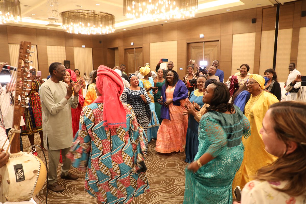 PNUDMALI's tweet photo. La mission de haut niveau de l'ONU🇺🇳 au Mali touche à sa fin, saluée chaleureusement par les autorités et le personnel sur le terrain. Notre engagement pour la paix et le développement au Mali et dans le Sahel perdure. 🕊️🇲🇱 #UNMali #Sahel https://t.co/Qhb7jMAAWB
