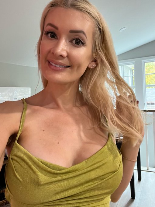 1 pic. Ready for the weekend?? https://t.co/FMuCM4GDf4