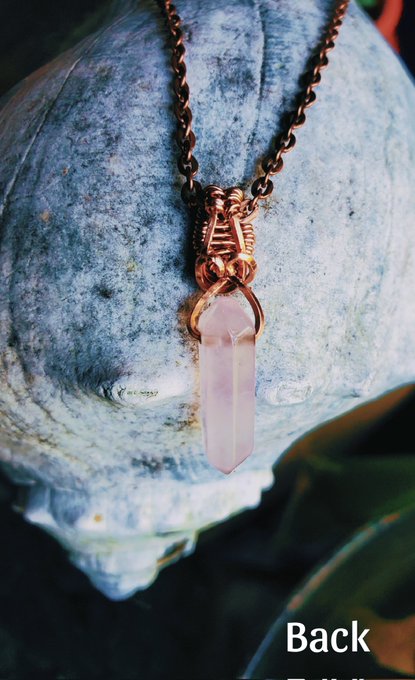 Added a piece to the shop!! 💫  Check it! 💜  https://t.co/H3ptFWk4dy https://t.co/0POR2KoVdF