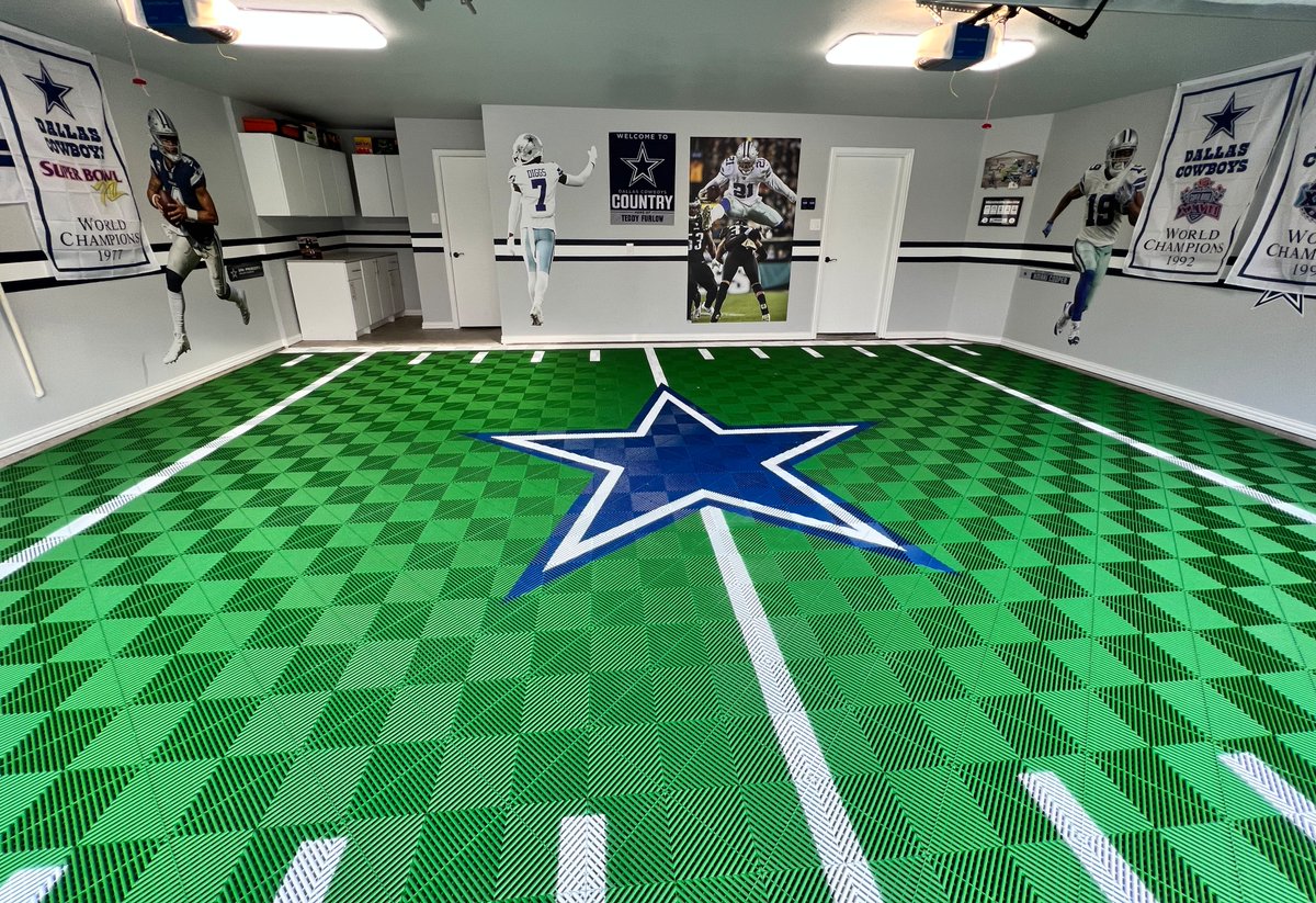 Make #GameDay, every day. Show your spirit with a custom garage outfitted for football season.  

Design your own end-zone with our 3D Floor Designer → bit.ly/3sje37L

#GarageGoals #ModularFlooring #GarageMakeover #Football #Cowboys #Touchdown