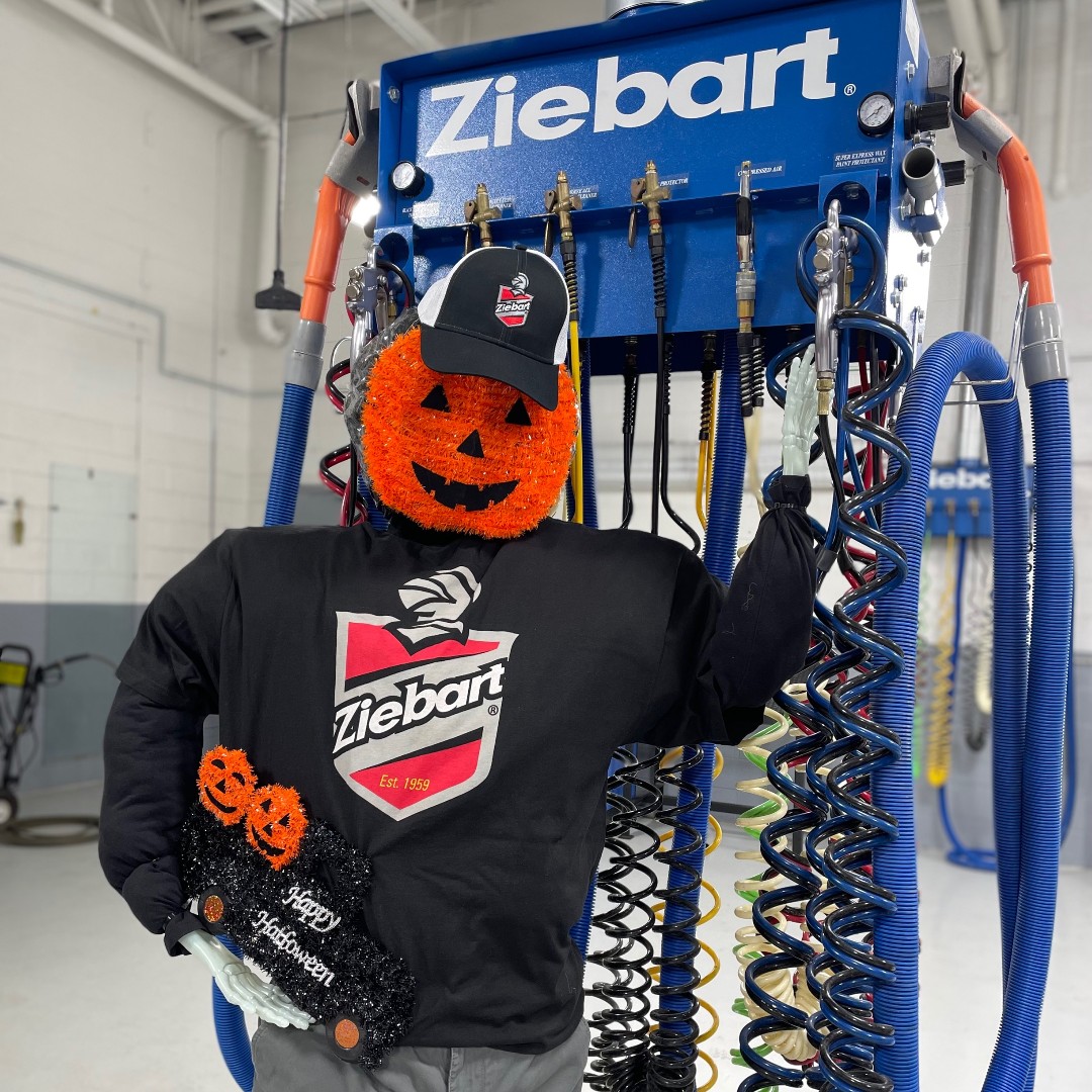 ZiebartUSA's tweet image. 👻 Get your car ready for Halloween with a complete detail. It's a costume change your car will love! #Ziebart #ExteriorDetailing #InteriorDetailing #CompleteDetailing