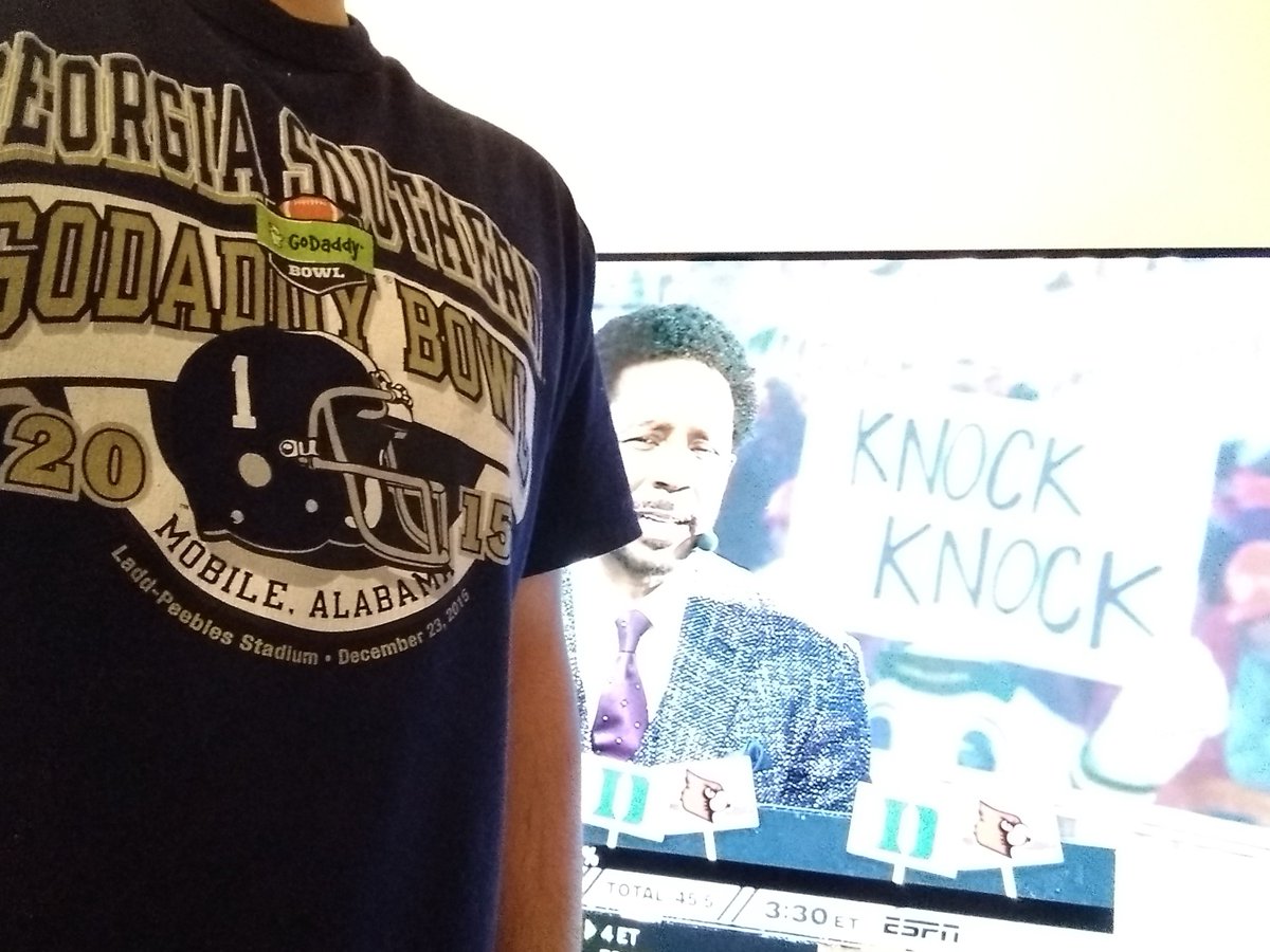 EdwinAntill0n's tweet photo. Repping the Eagles, on a post victory Saturday against a rival, &amp;  watching CGD #DoesntGetAnyBetter 🦅🎳 https://t.co/CmJ8NmlvGX